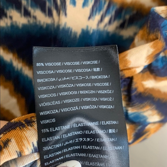 Farm Rio Pineapple Ikat Blue Jersey Blouse Size Large - Picture 7 of 8